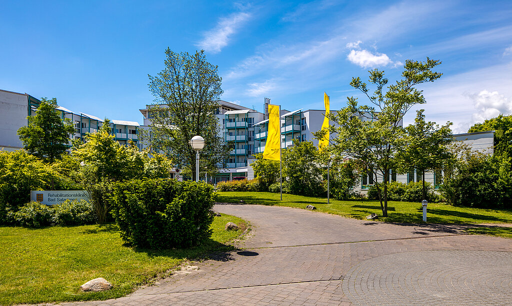 rehaklinik-bad-salzelmen-gebaude-ohne-person-2